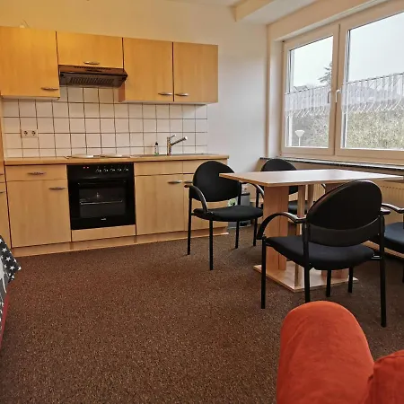Gruppenferienhaus Zum Rabenhorst Fur Bis Zu 16 Personen Am Waldrand Gelegen * Hallenberg