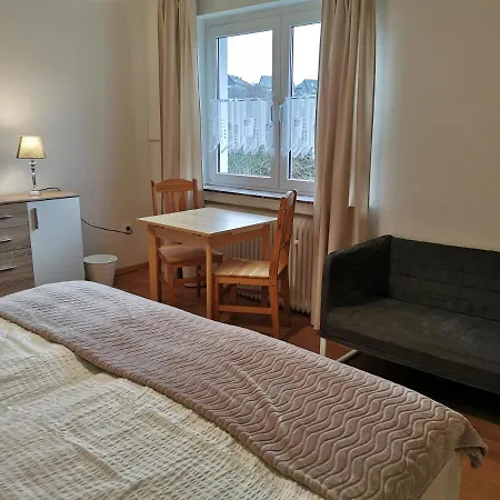 Holiday home Gruppenferienhaus Zum Rabenhorst Fur Bis Zu 16 Personen Am Waldrand Gelegen *