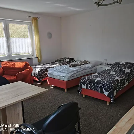 Gruppenferienhaus Zum Rabenhorst Fur Bis Zu 16 Personen Am Waldrand Gelegen Holiday home *