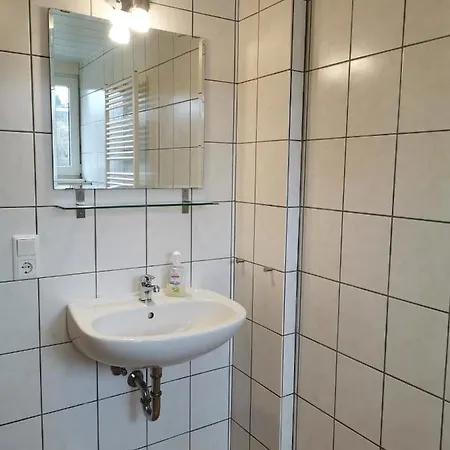 Gruppenferienhaus Zum Rabenhorst Fur Bis Zu 16 Personen Am Waldrand Gelegen *