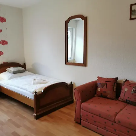 Holiday home Gruppenferienhaus Zum Rabenhorst Fur Bis Zu 16 Personen Am Waldrand Gelegen *