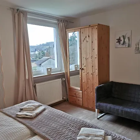 Gruppenferienhaus Zum Rabenhorst Fur Bis Zu 16 Personen Am Waldrand Gelegen Holiday home *