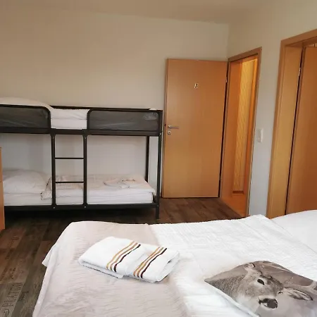 Gruppenferienhaus Zum Rabenhorst Fur Bis Zu 16 Personen Am Waldrand Gelegen Holiday home *