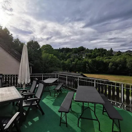 Gruppenferienhaus Zum Rabenhorst Fur Bis Zu 16 Personen Am Waldrand Gelegen Holiday home Hallenberg
