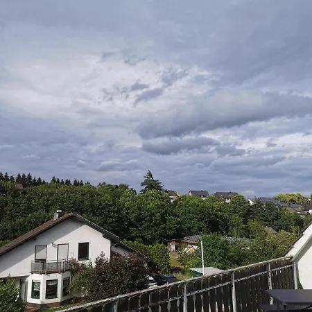 Gruppenferienhaus Zum Rabenhorst Fur Bis Zu 16 Personen Am Waldrand Gelegen Holiday home Hallenberg