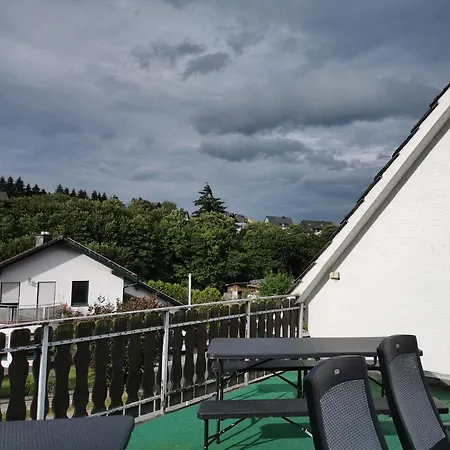 Gruppenferienhaus Zum Rabenhorst Fur Bis Zu 16 Personen Am Waldrand Gelegen Hallenberg