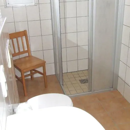 Gruppenferienhaus Zum Rabenhorst Fur Bis Zu 16 Personen Am Waldrand Gelegen Holiday home