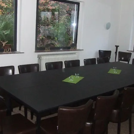 Gruppenferienhaus Zum Rabenhorst Fur Bis Zu 16 Personen Am Waldrand Gelegen Hallenberg