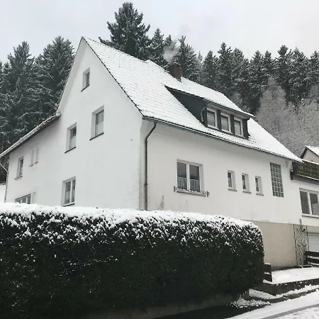 Gruppenferienhaus Zum Rabenhorst Fur Bis Zu 16 Personen Am Waldrand Gelegen Holiday home