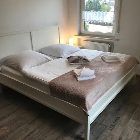 Gruppenferienhaus Zum Rabenhorst Fur Bis Zu 16 Personen Am Waldrand Gelegen Holiday home Hallenberg
