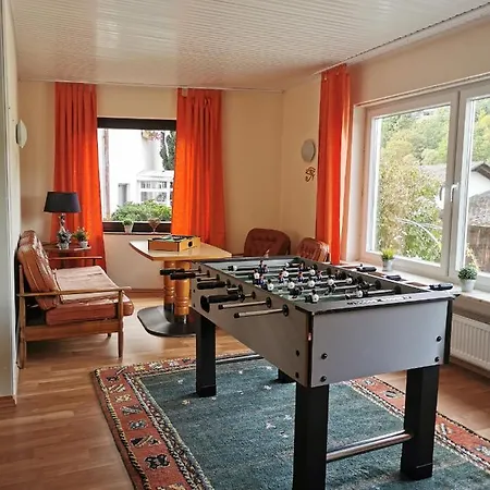 Gruppenferienhaus Zum Rabenhorst Fur Bis Zu 16 Personen Am Waldrand Gelegen * Hallenberg