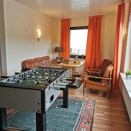 Gruppenferienhaus Zum Rabenhorst Fur Bis Zu 16 Personen Am Waldrand Gelegen Holiday home